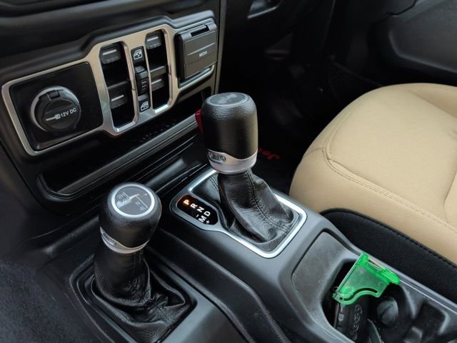 Used 2022 Jeep Wrangler Unlimited Sport AWD/4WD image 32