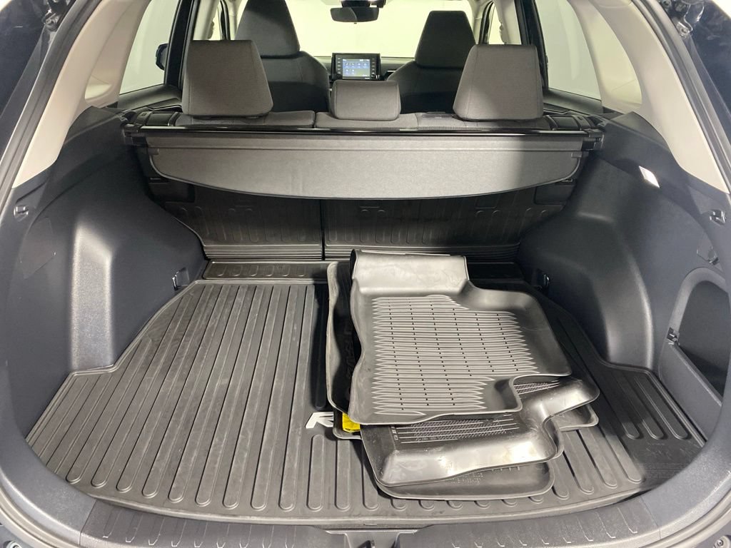 Used 2022 Toyota RAV4 XLE w/ Convenience Package AWD/4WD image 28