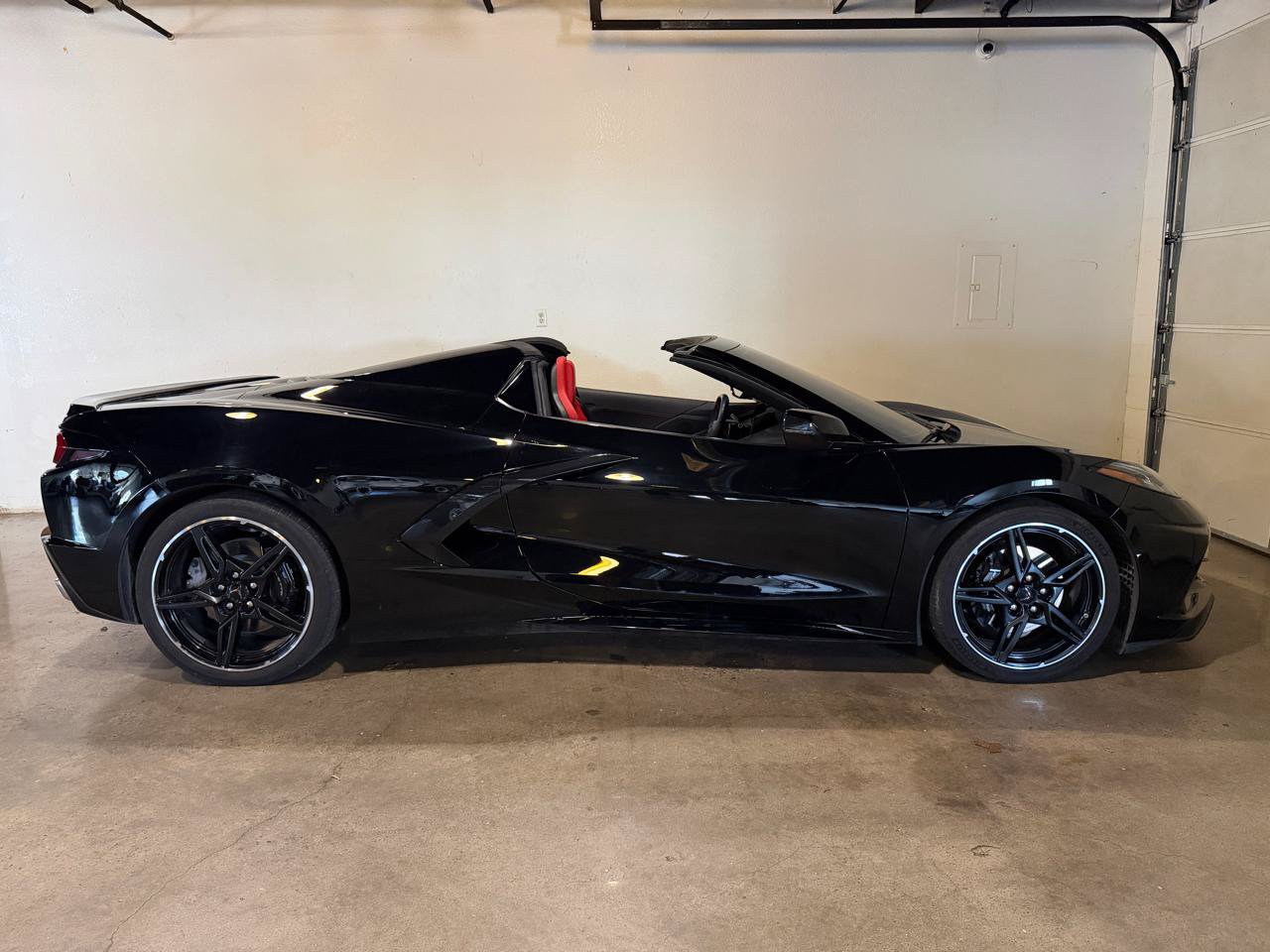 Used 2022 Chevrolet Corvette Stingray Convertible w/ Battery Protection Package RWD image 8