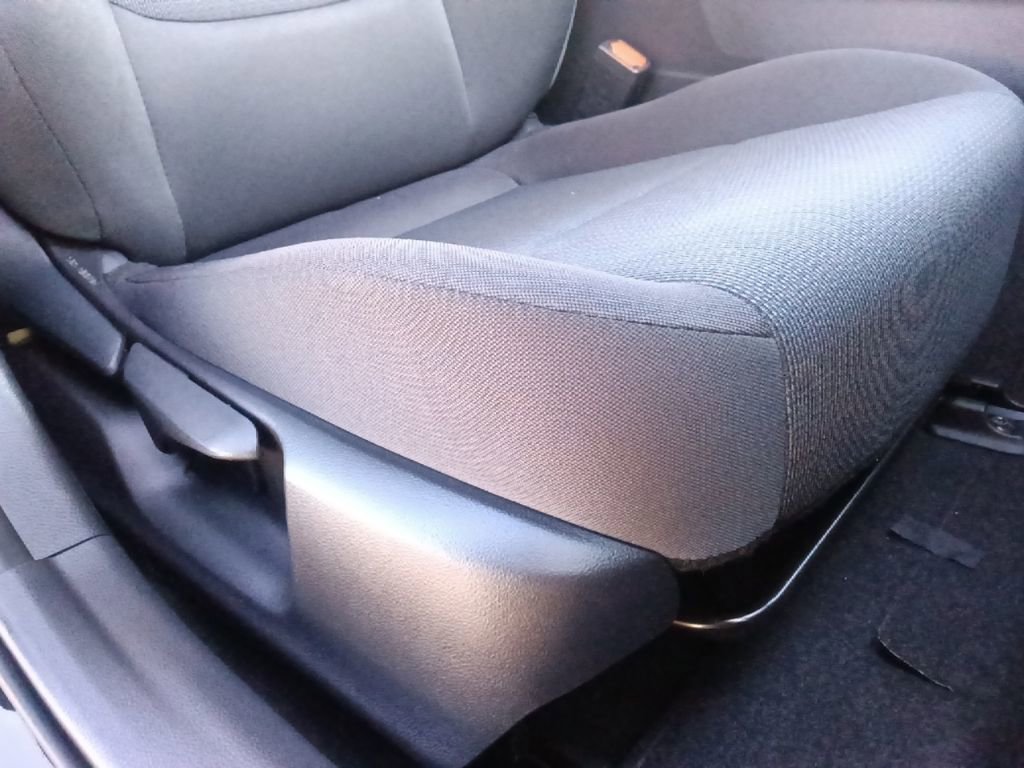 Used 2024 Toyota Prius LE image 30