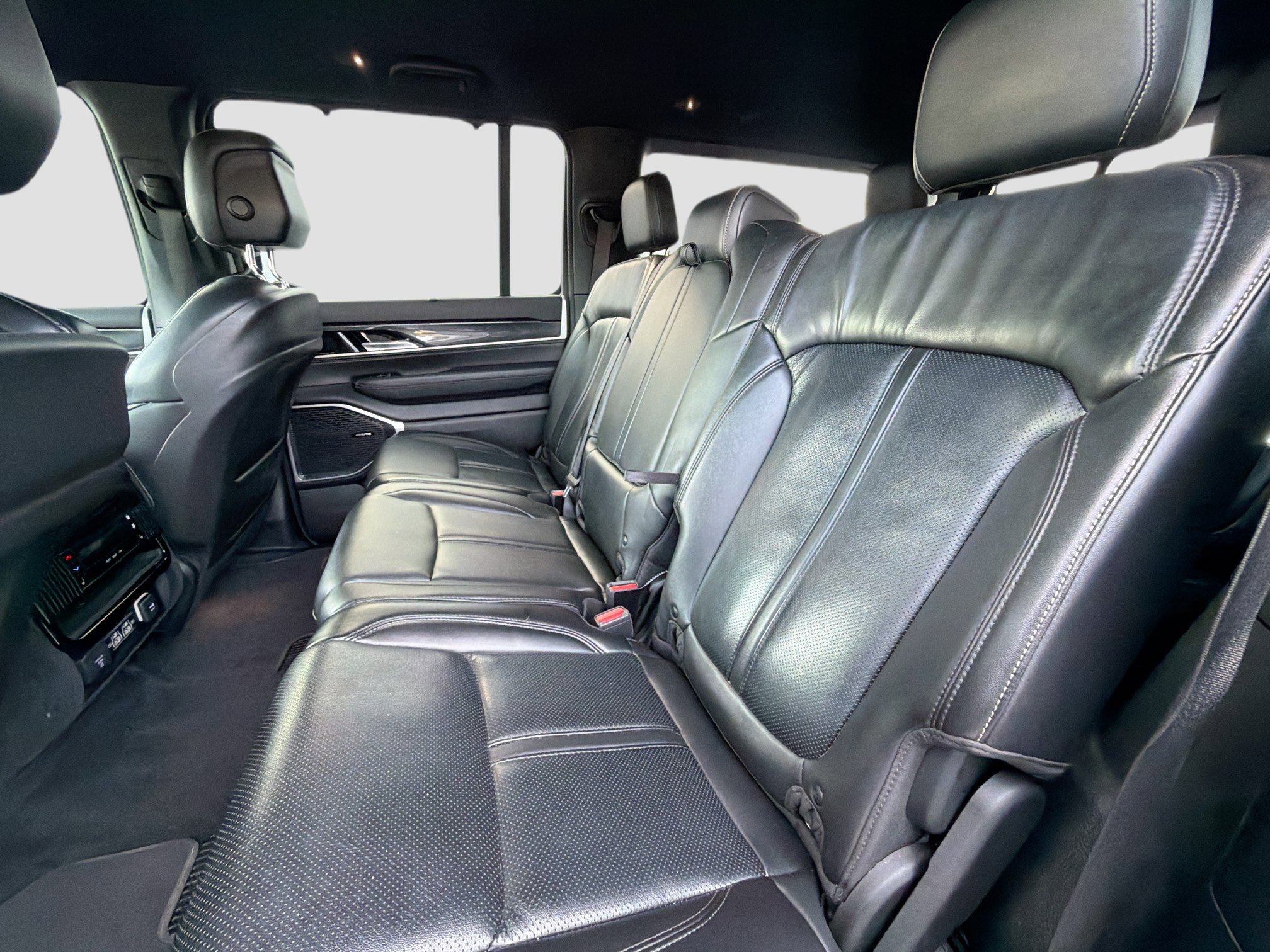 Used 2022 Jeep Wagoneer Series I w/ Convenience Group I image 21