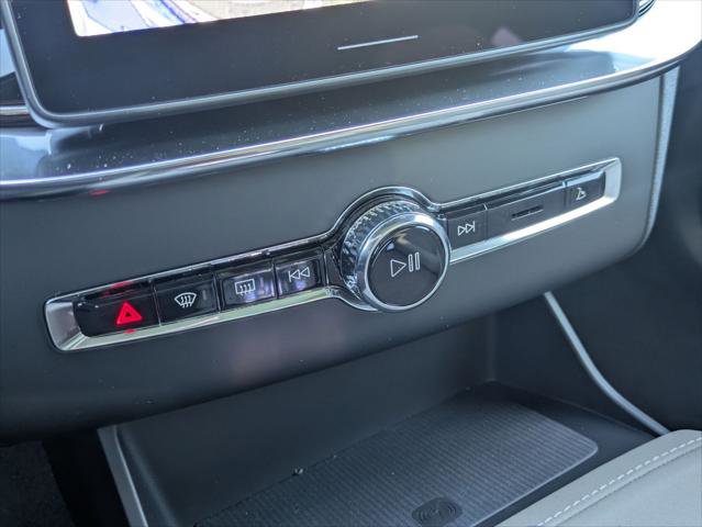 New 2026 Volvo XC90 B6 Plus w/ Protection Package Premier image 10