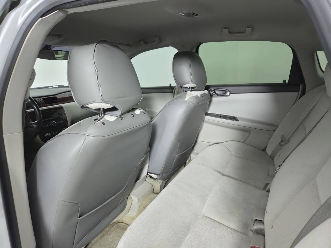 Used 2011 Chevrolet Impala LT FWD image 20
