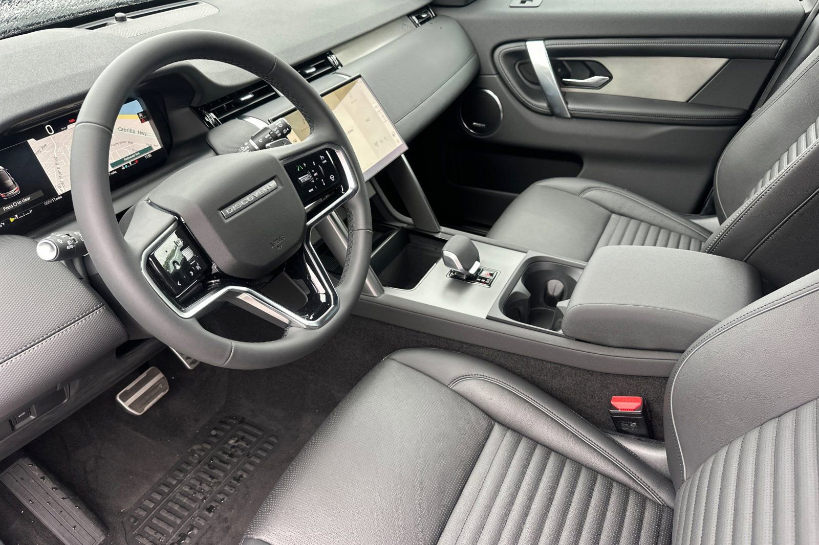 New 2026 Land Rover Discovery Sport Landmark AWD/4WD image 10