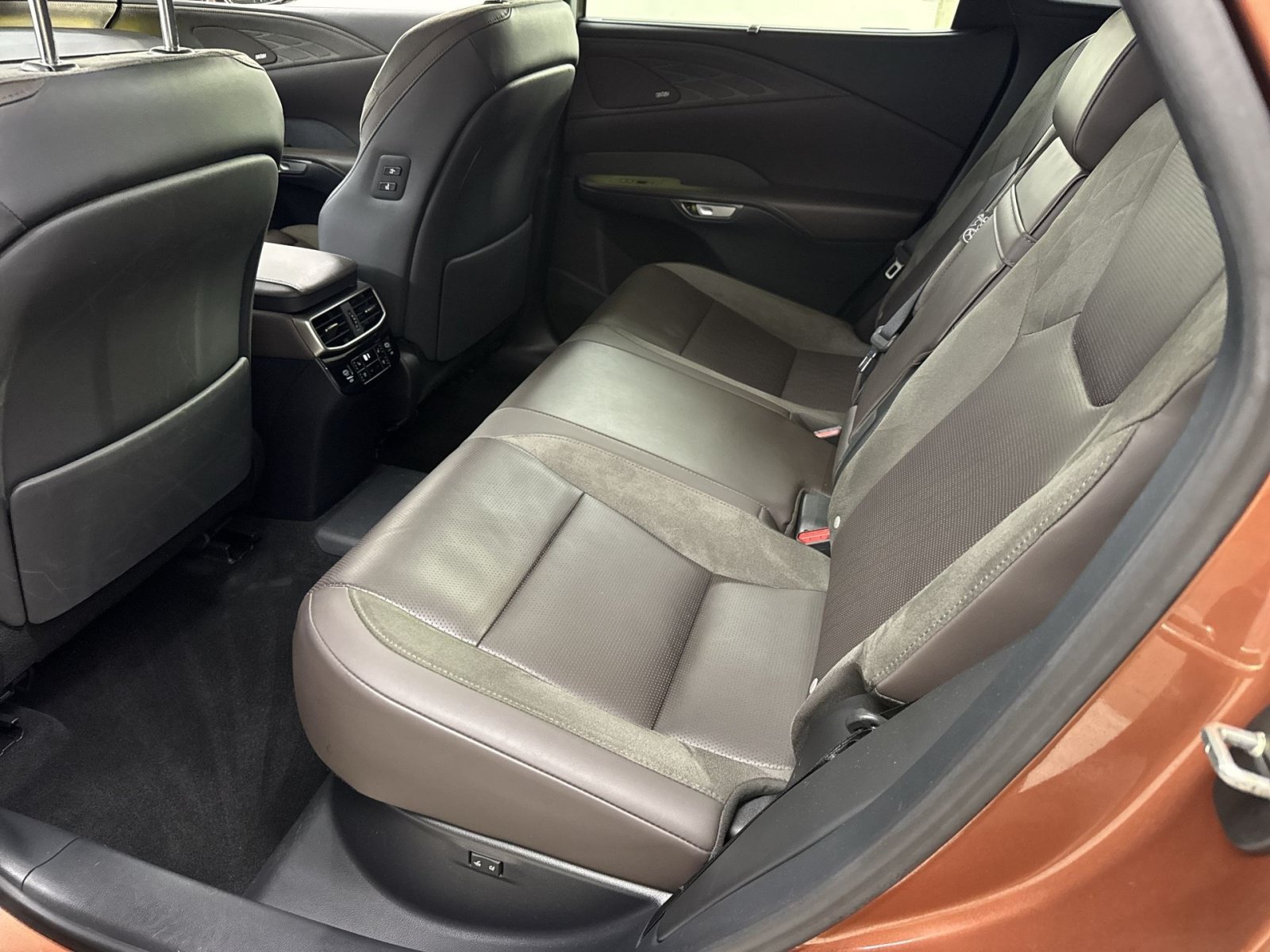 Used 2025 Lexus RX 450h AWD w/ Convenience Package image 37