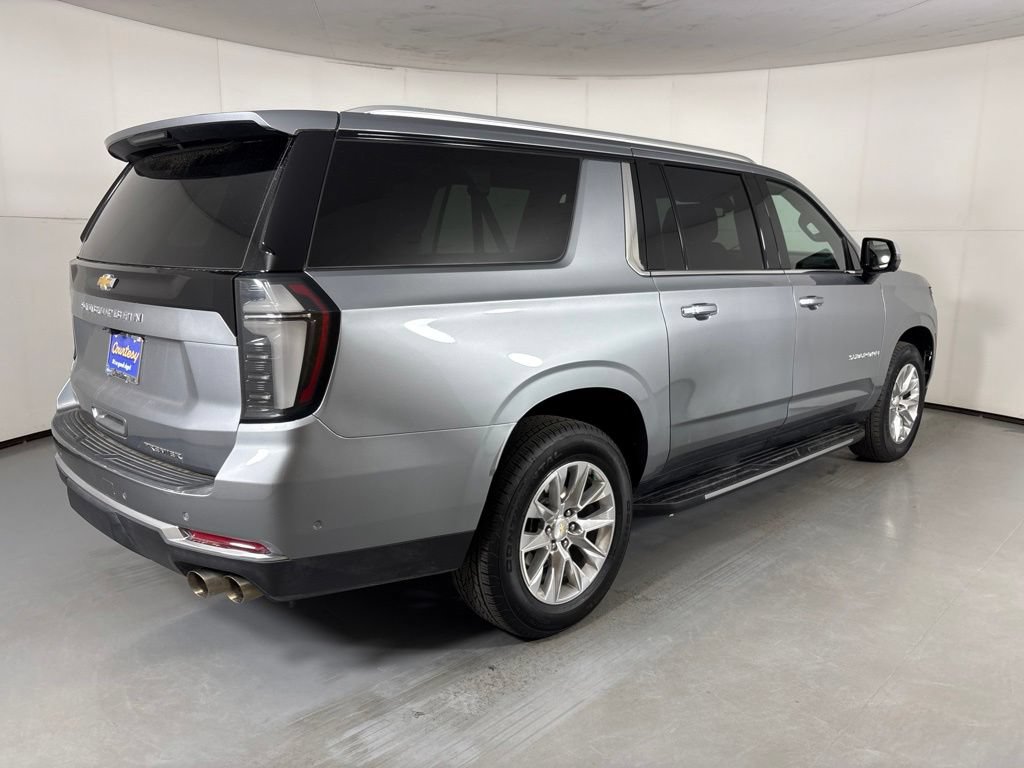 Used 2025 Chevrolet Suburban Premier RWD image 10
