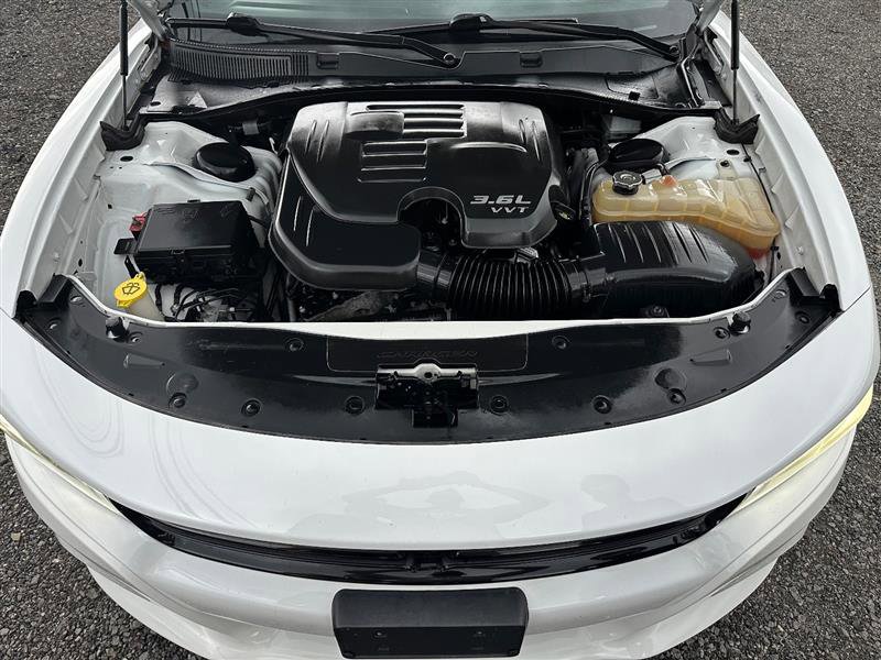 Used 2017 Dodge Charger SXT w/ Navigation & Travel Group RWD image 13