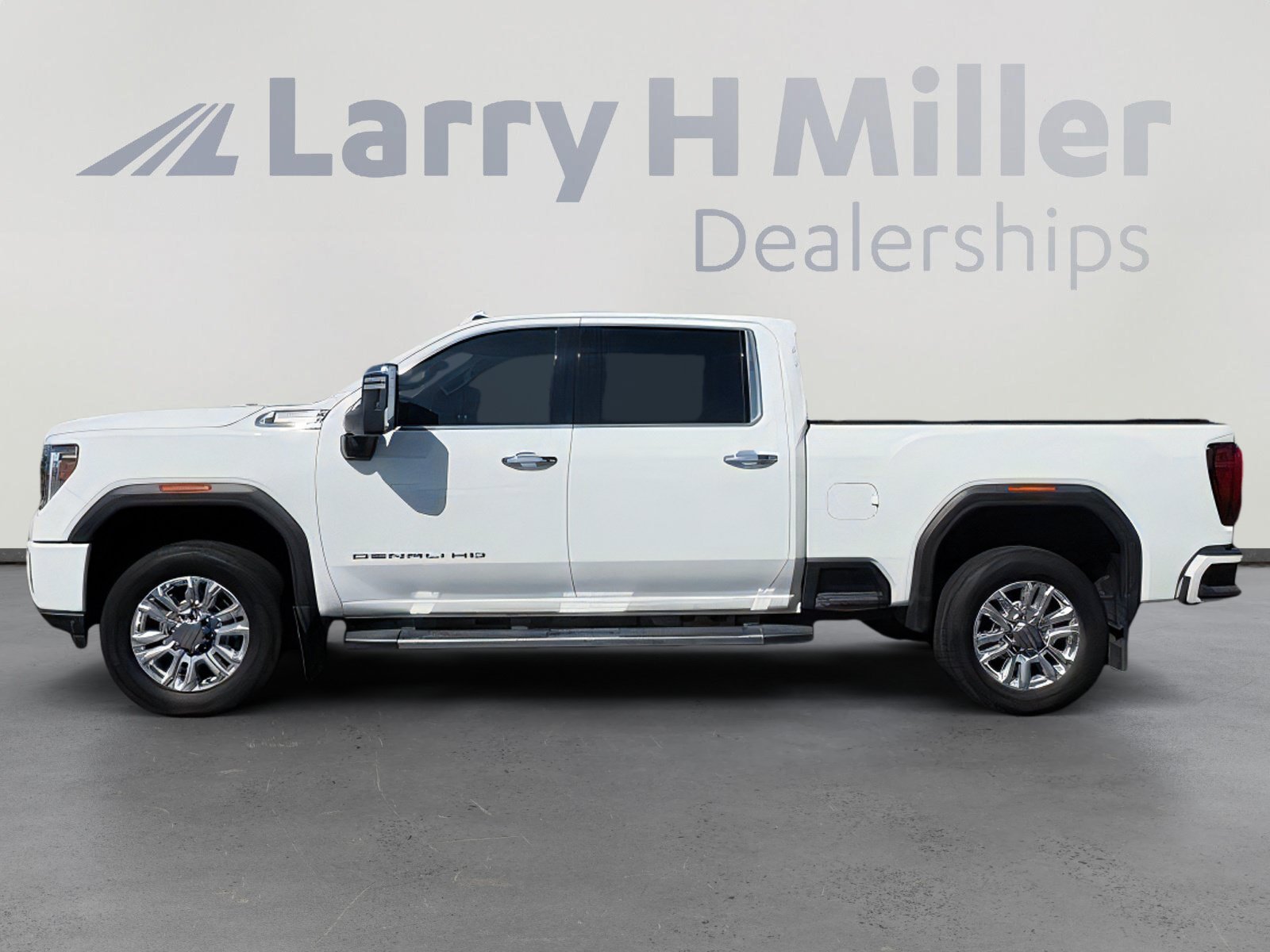 Used 2021 GMC Sierra 3500 Denali w/ Denali Ultimate Package AWD/4WD image 2