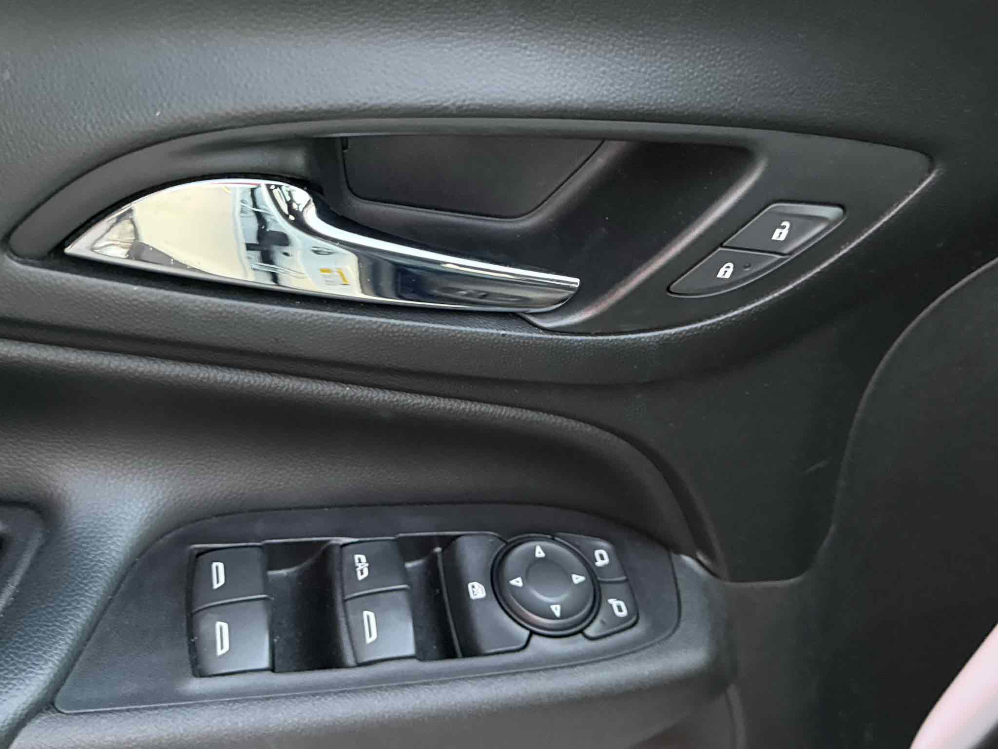 Used 2018 Chevrolet Equinox Premier FWD image 85