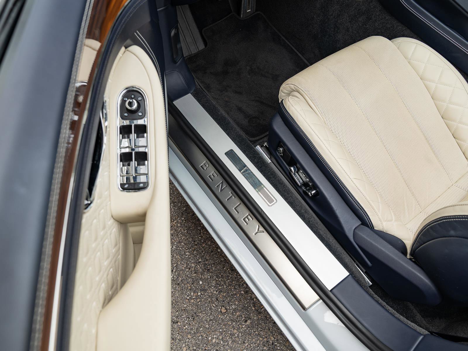 Used 2021 Bentley Continental GT V8 image 22