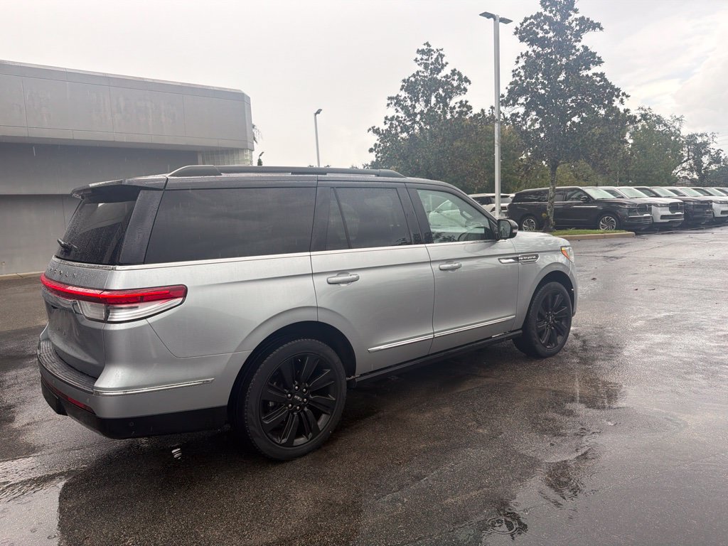 Used 2022 Lincoln Navigator Black Label AWD/4WD image 2