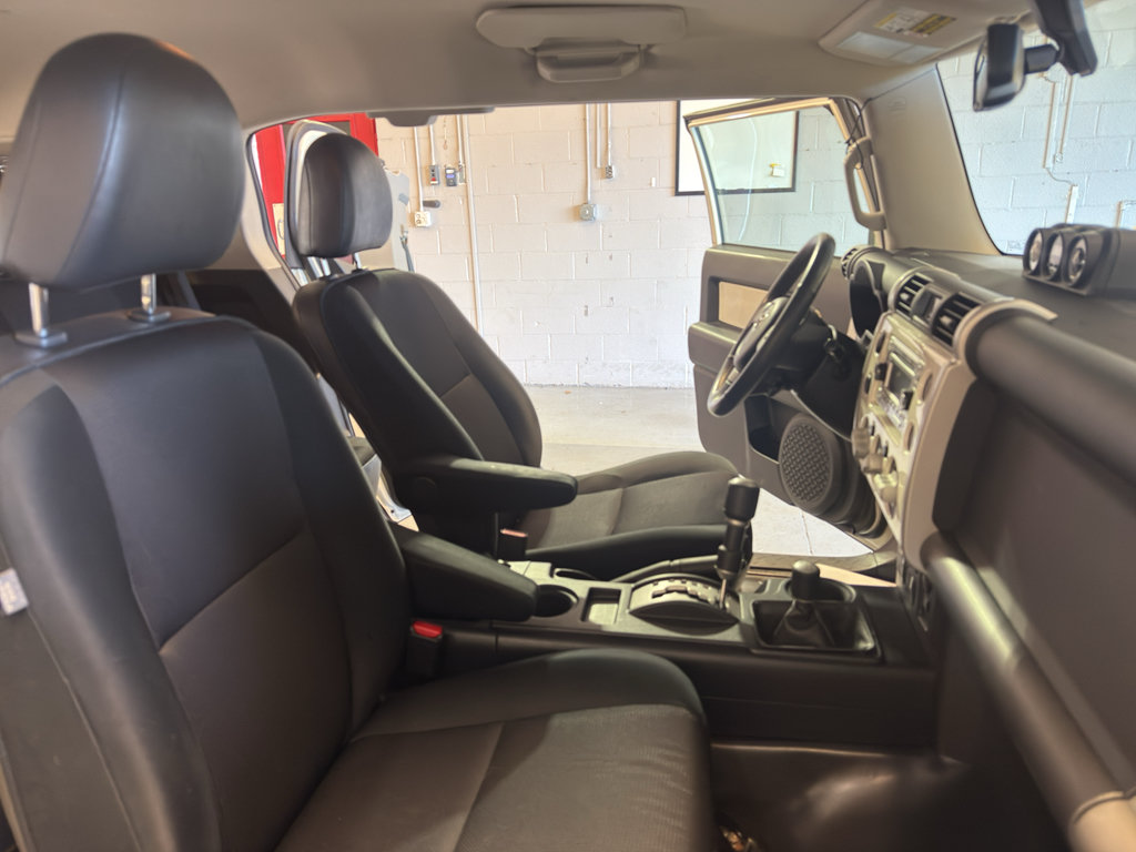 Used 2012 Toyota FJ Cruiser 4WD w/ Upgrade Pkg image 22