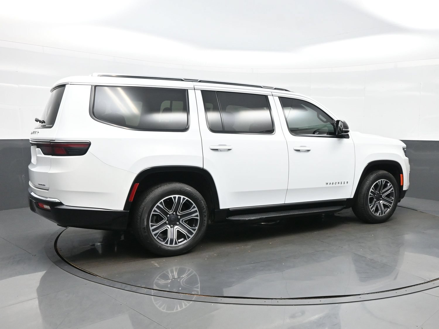 Used 2023 Jeep Wagoneer Series II AWD/4WD image 8