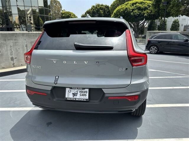 New 2024 Volvo XC40 B5 Plus w/ Climate Package image 4