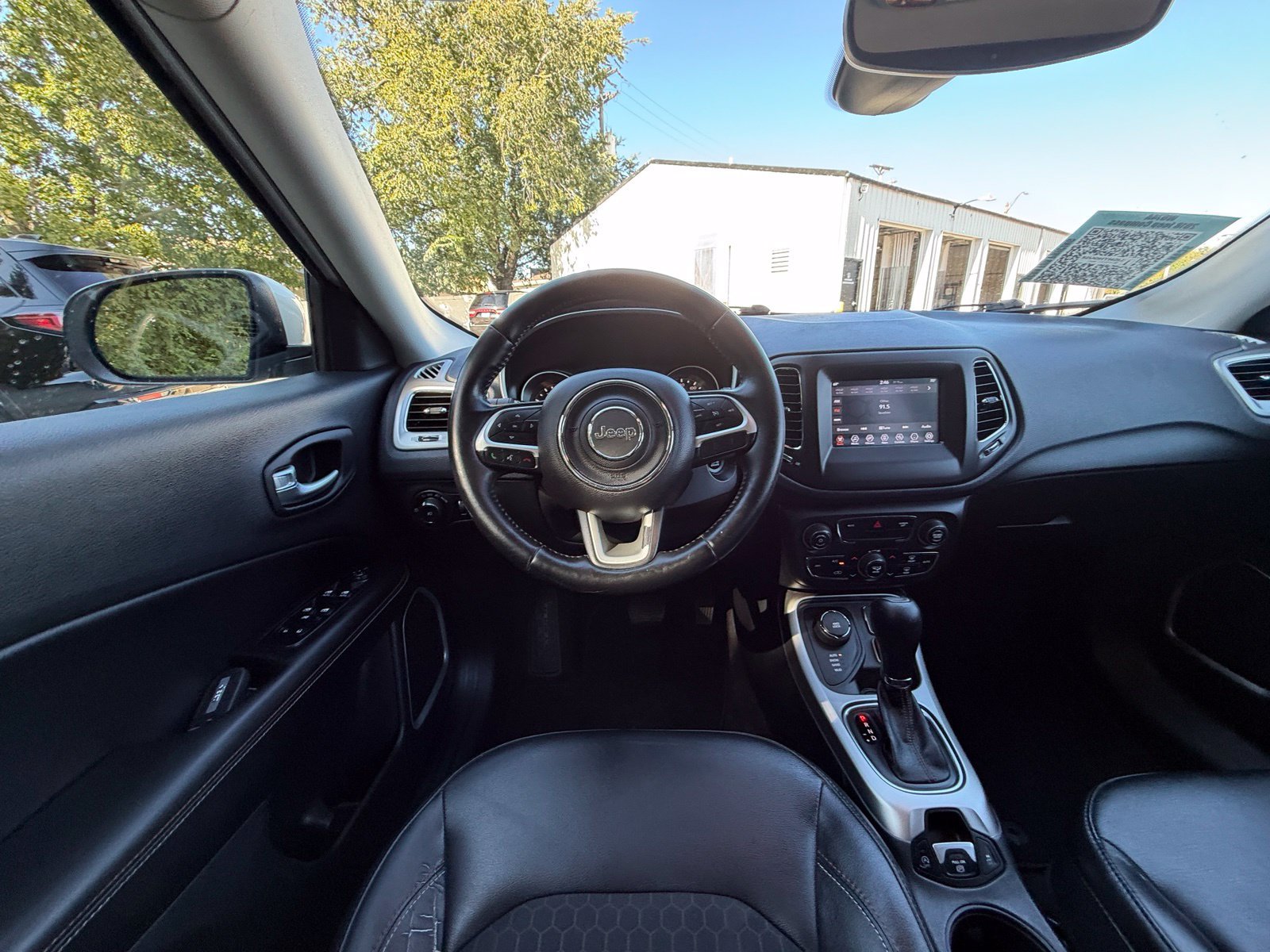 Used 2018 Jeep Compass Latitude w/ Popular Equipment Group AWD/4WD image 2