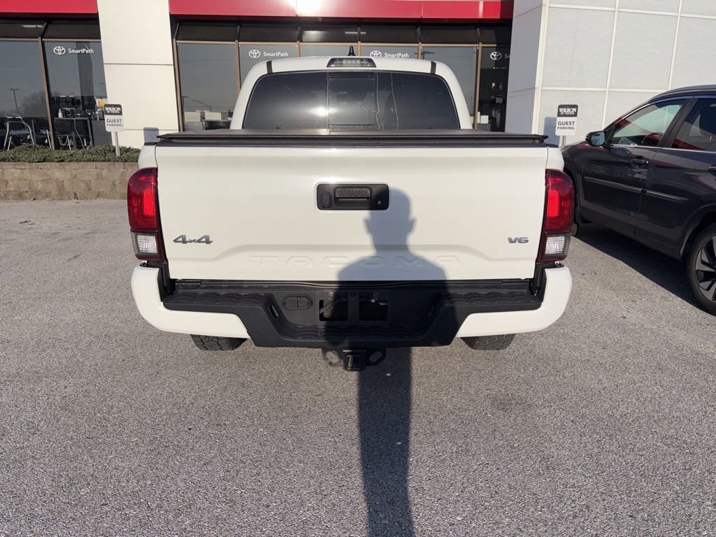 Used 2023 Toyota Tacoma SR5 w/ Technology Package AWD/4WD image 4