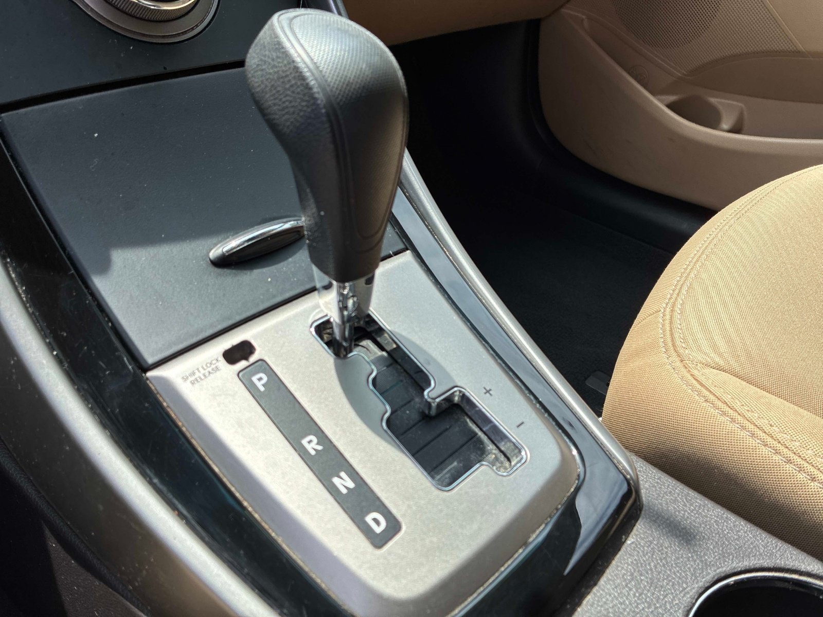 Used 2013 Hyundai Elantra GLS FWD image 25