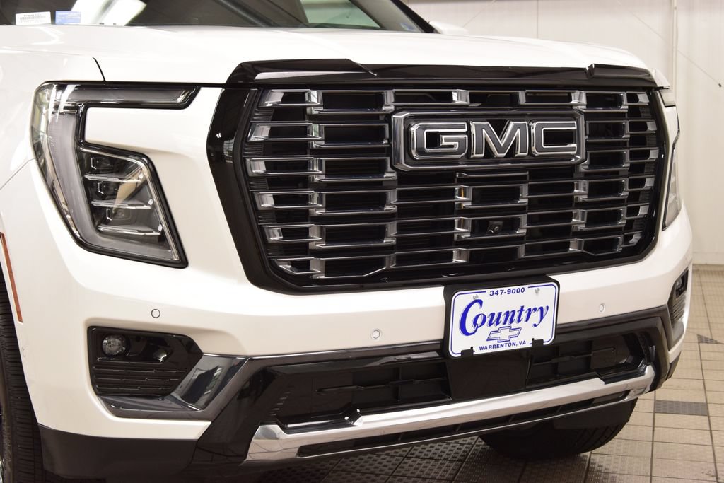 Used 2025 GMC Yukon XL Denali Ultimate w/ LPO, Floor Liner Package AWD/4WD image 12