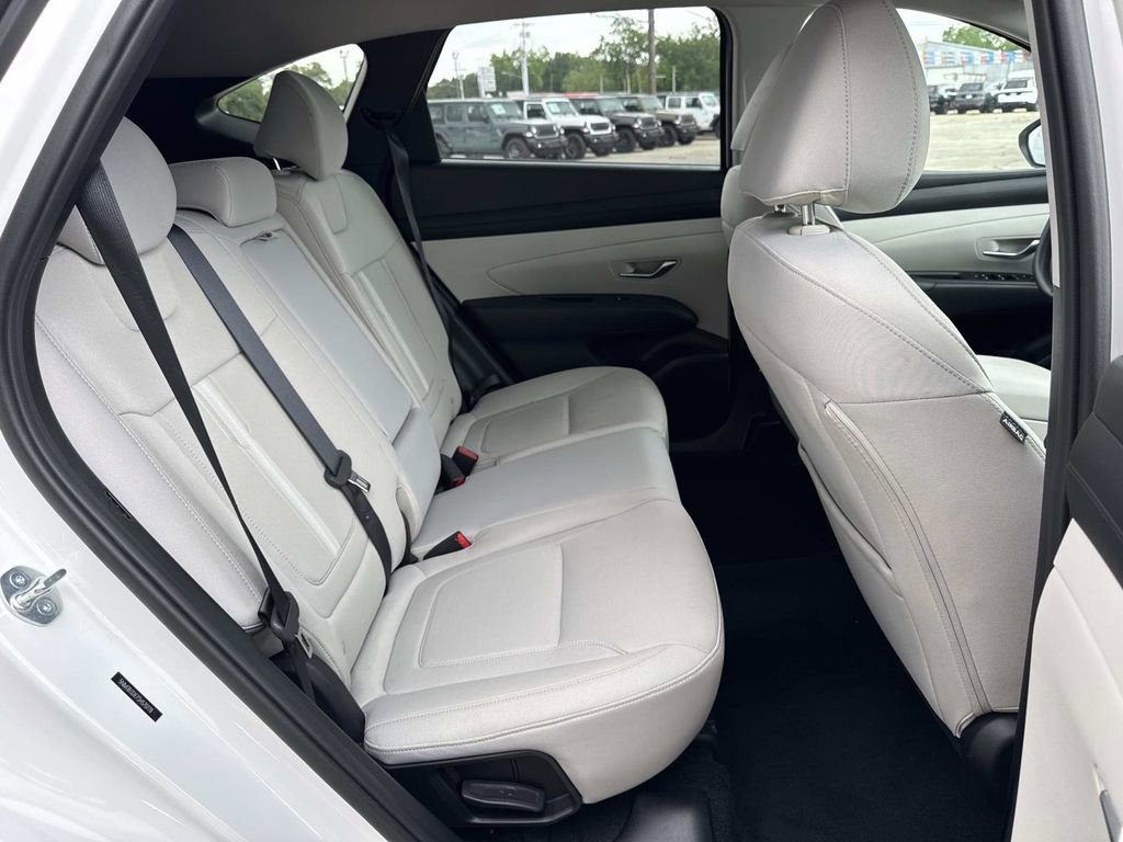 Used 2025 Hyundai Tucson SEL FWD image 19