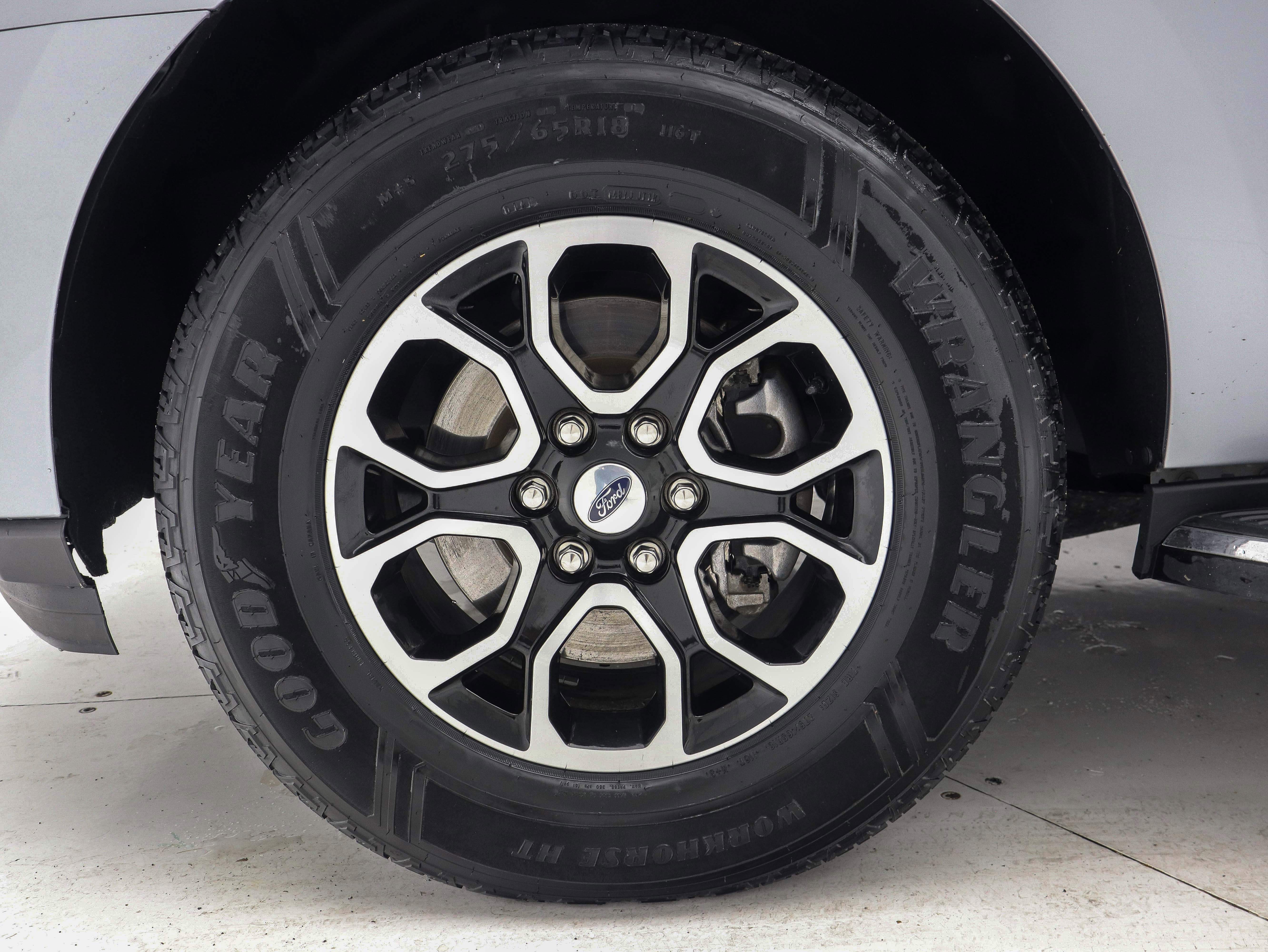 Used 2023 Ford Expedition Max XLT image 31