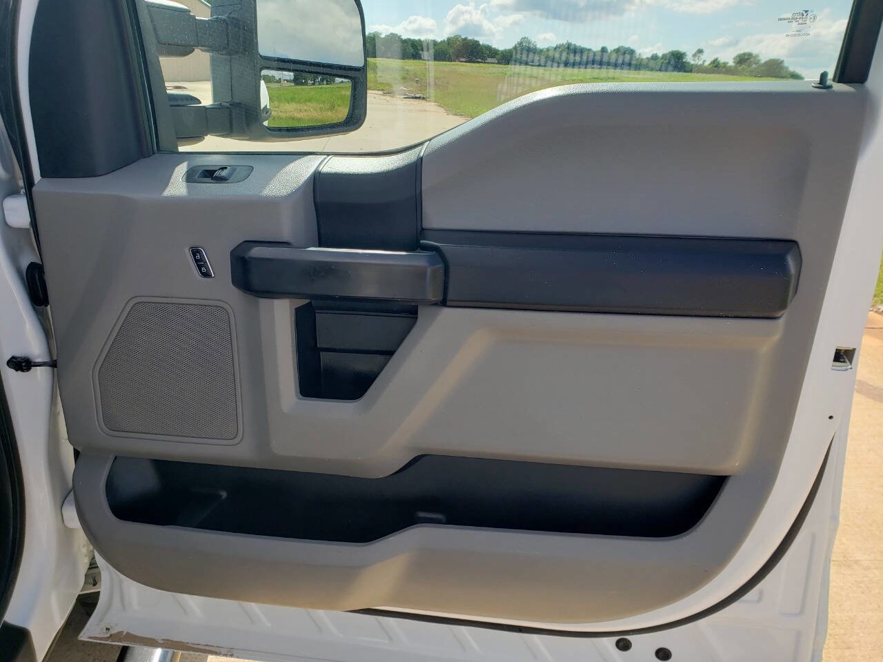 Used 2019 Ford F250 XL w/ Power Equipment Group image 11