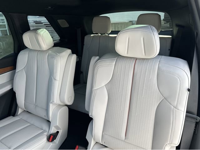 New 2026 Cadillac Vistiq Luxury AWD/4WD image 18