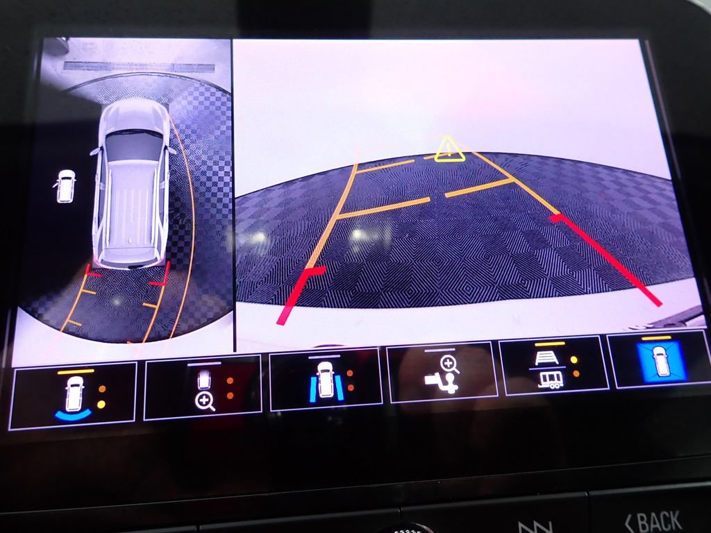 Used 2022 Chevrolet Equinox Premier AWD/4WD image 4
