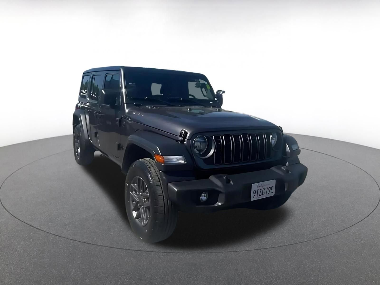 Used 2025 Jeep Wrangler Sport S AWD/4WD image 3