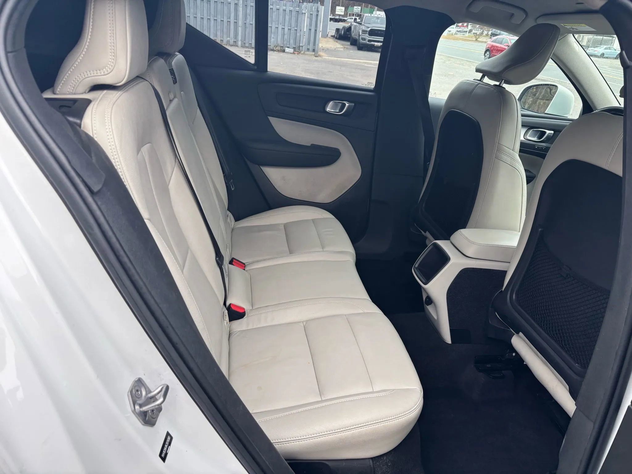 Used 2019 Volvo XC40 T5 Momentum image 18
