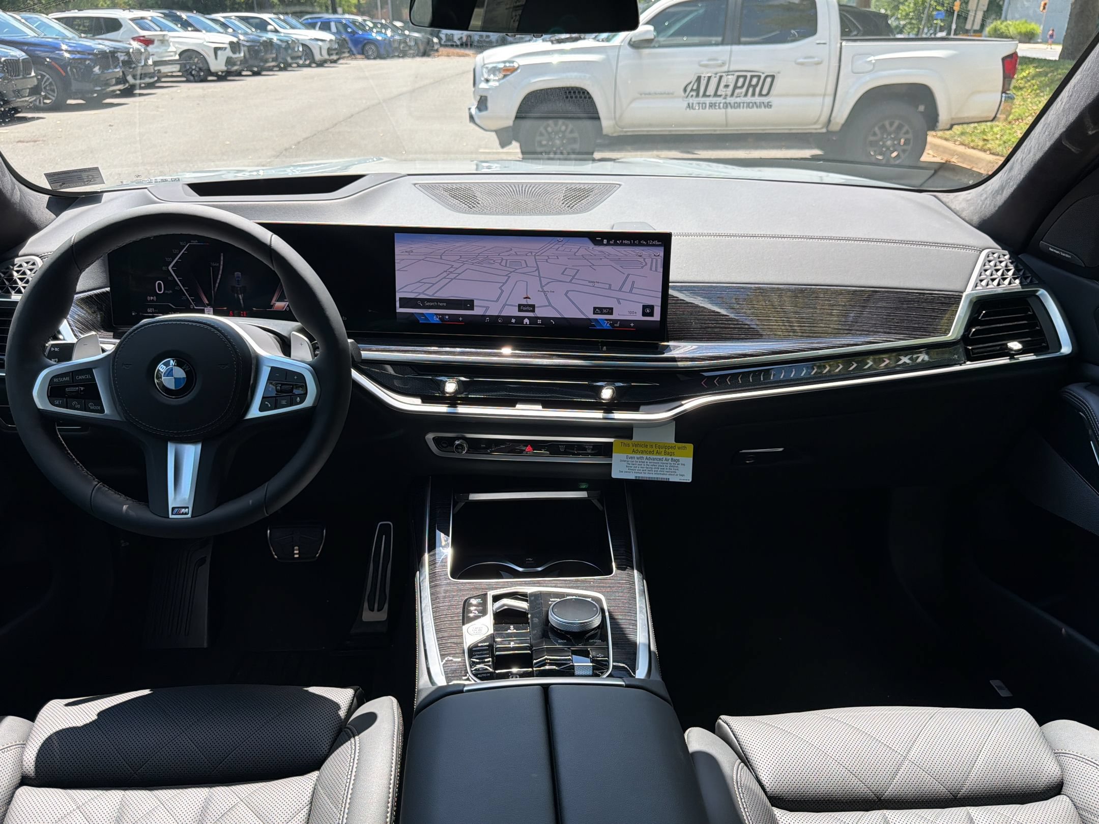 Used 2027 BMW X7 xDrive40i w/ M Sport Package AWD/4WD image 16