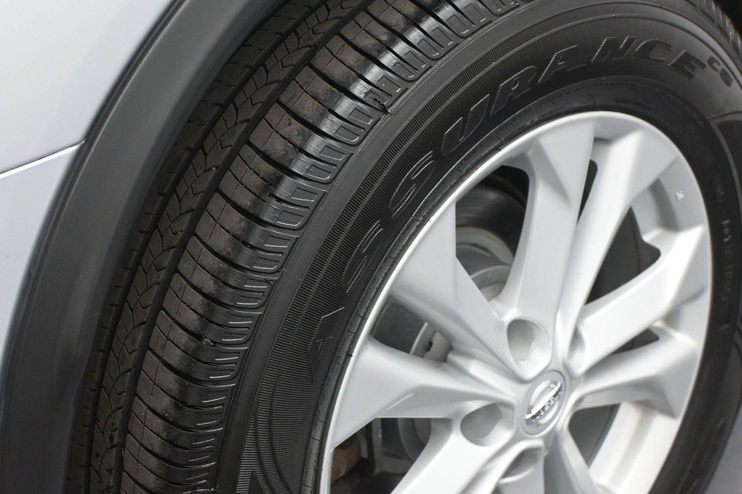 Used 2015 Nissan Rogue SV AWD/4WD image 12