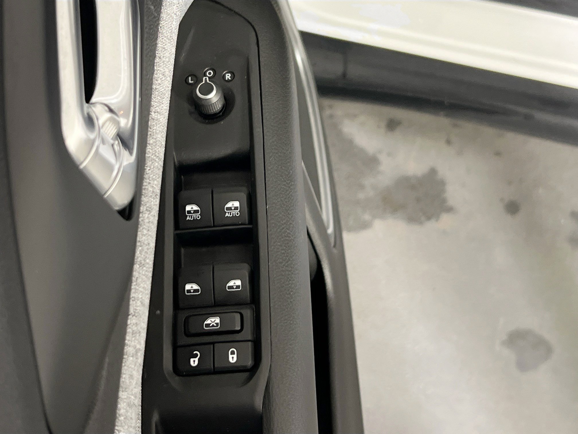 Used 2022 Jeep Compass Latitude AWD/4WD image 17