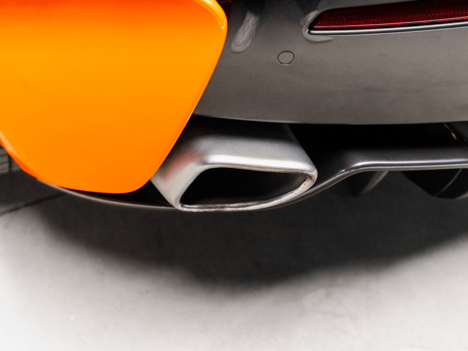 Used 2016 McLaren 570S Coupe RWD image 39