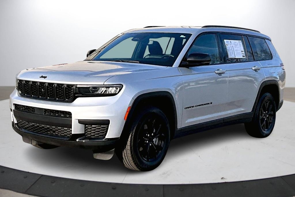 Used 2024 Jeep Grand Cherokee L Laredo image 4