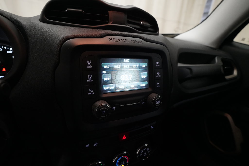 Used 2017 Jeep Renegade Latitude w/ Cold Weather Group AWD/4WD image 6