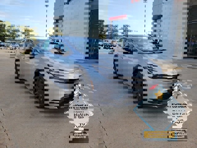 New 2026 Toyota Prius LE image 1