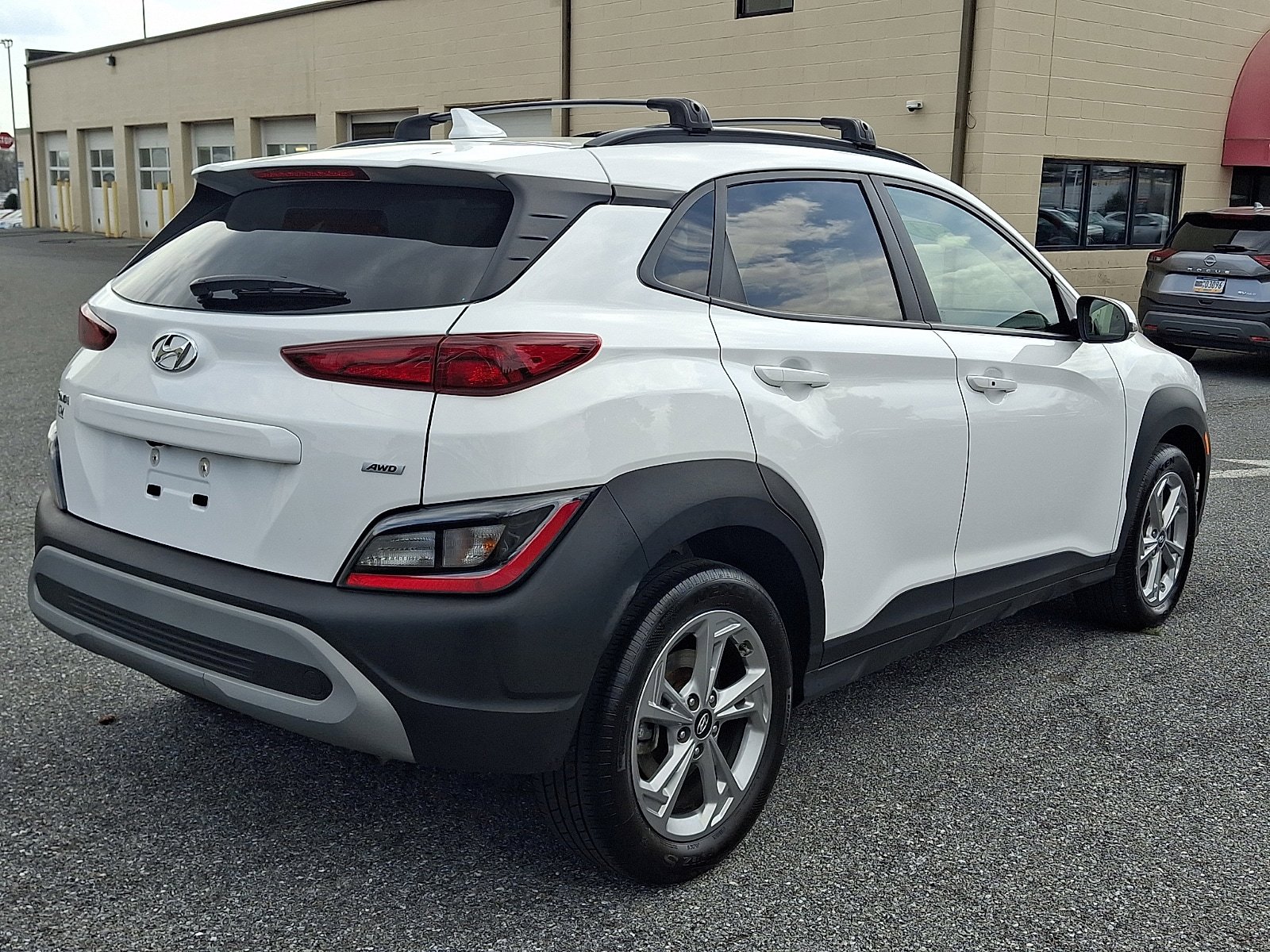 Certified 2023 Hyundai Kona SEL AWD/4WD image 5