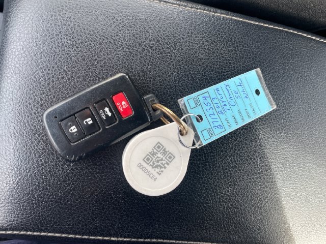Used 2013 Toyota Camry SE w/ Leather Pkg FWD image 18