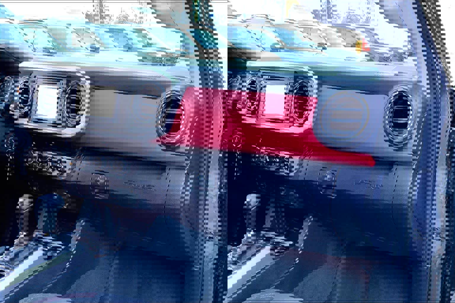 Used 2016 Toyota Tacoma SR5 w/ SR5 Appearance Package (SN) image 19