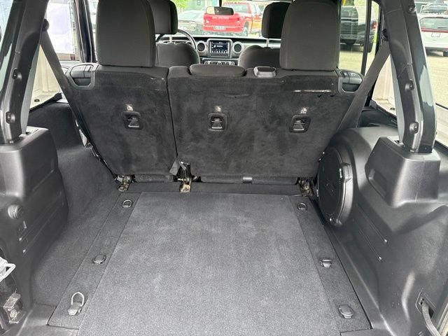 Used 2018 Jeep Wrangler Unlimited Sahara AWD/4WD image 37