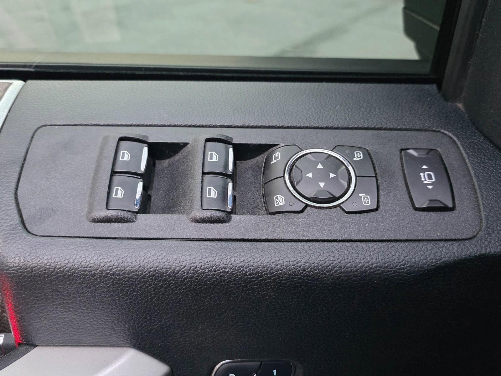 Used 2018 Ford F250 Lariat w/ Lariat Ultimate Package image 27