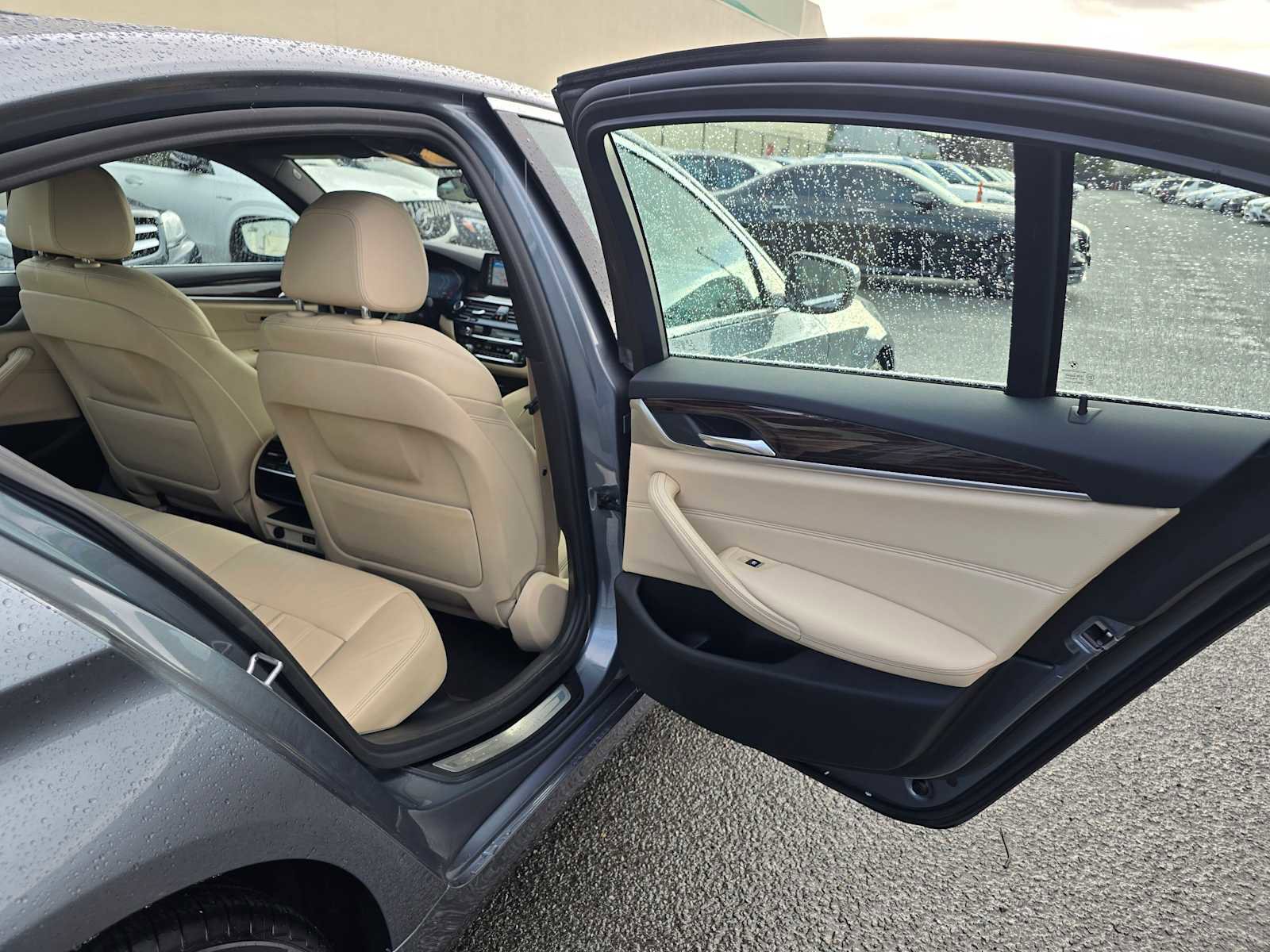 Used 2020 BMW 530i w/ Convenience Package image 14