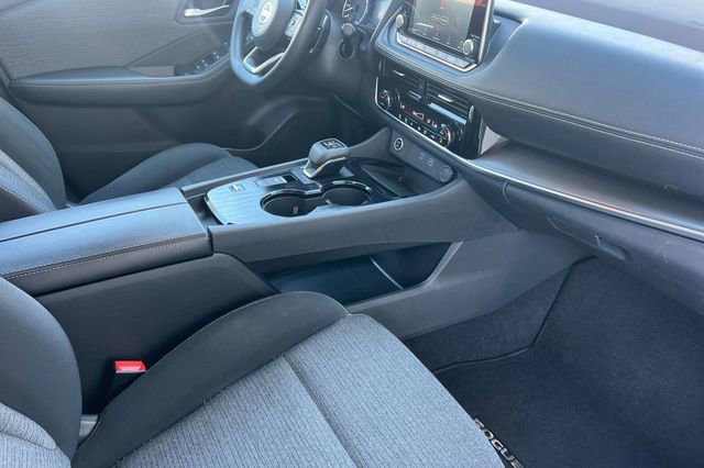 Used 2021 Nissan Rogue SV image 20