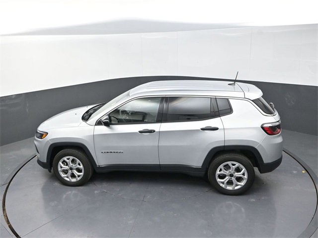 Used 2025 Jeep Compass Sport image 22