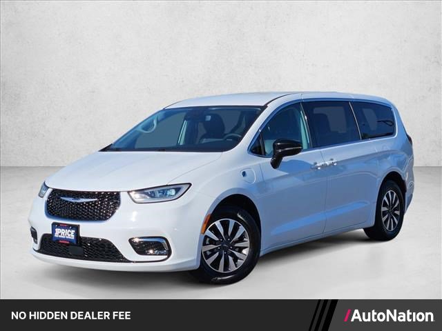 Used 2024 Chrysler Pacifica Limited