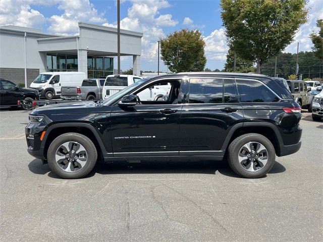 Used 2022 Jeep Grand Cherokee Limited 4xe image 10