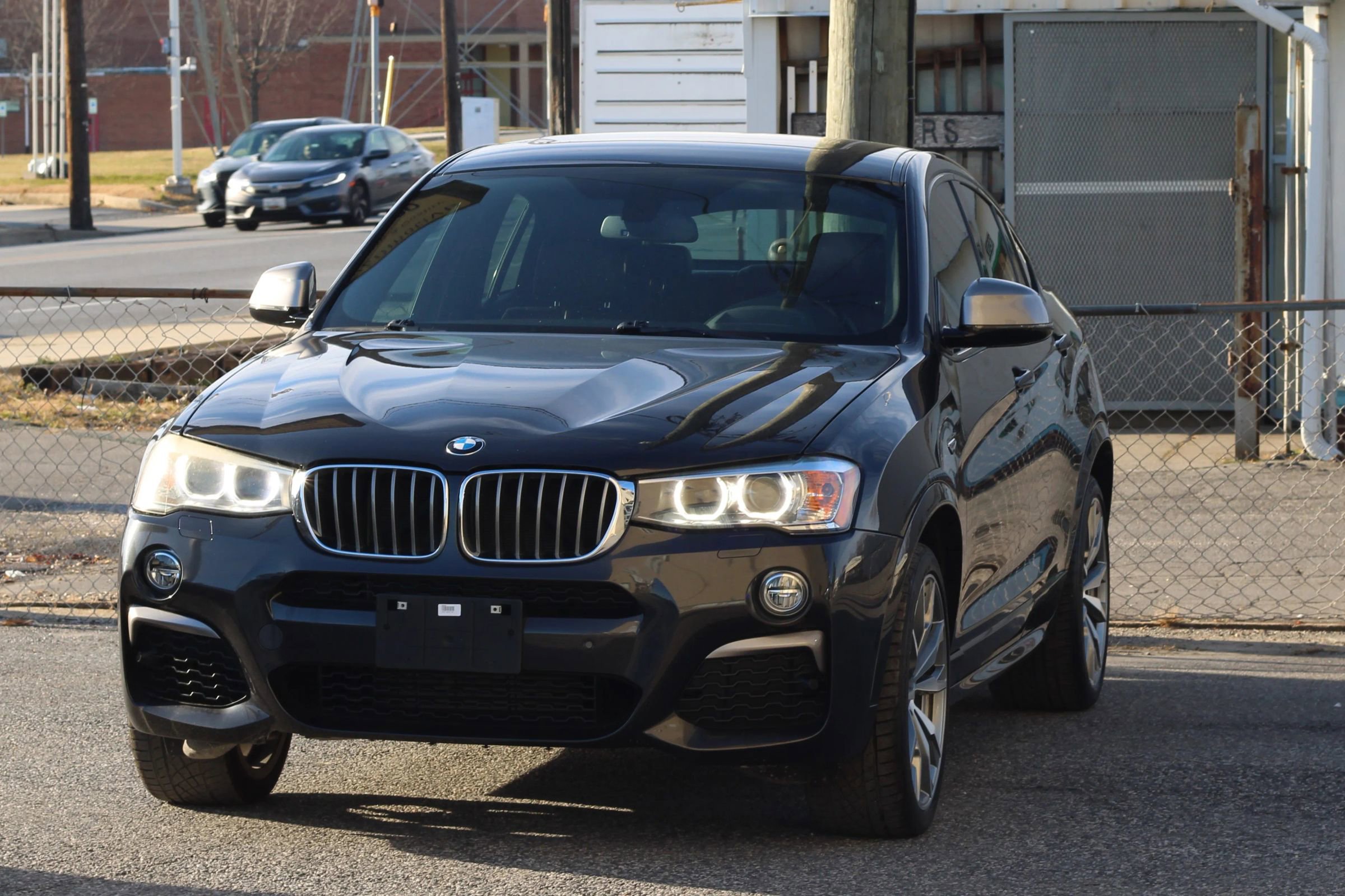 Used 2017 BMW X4 M40i w/ Technology Package image 3