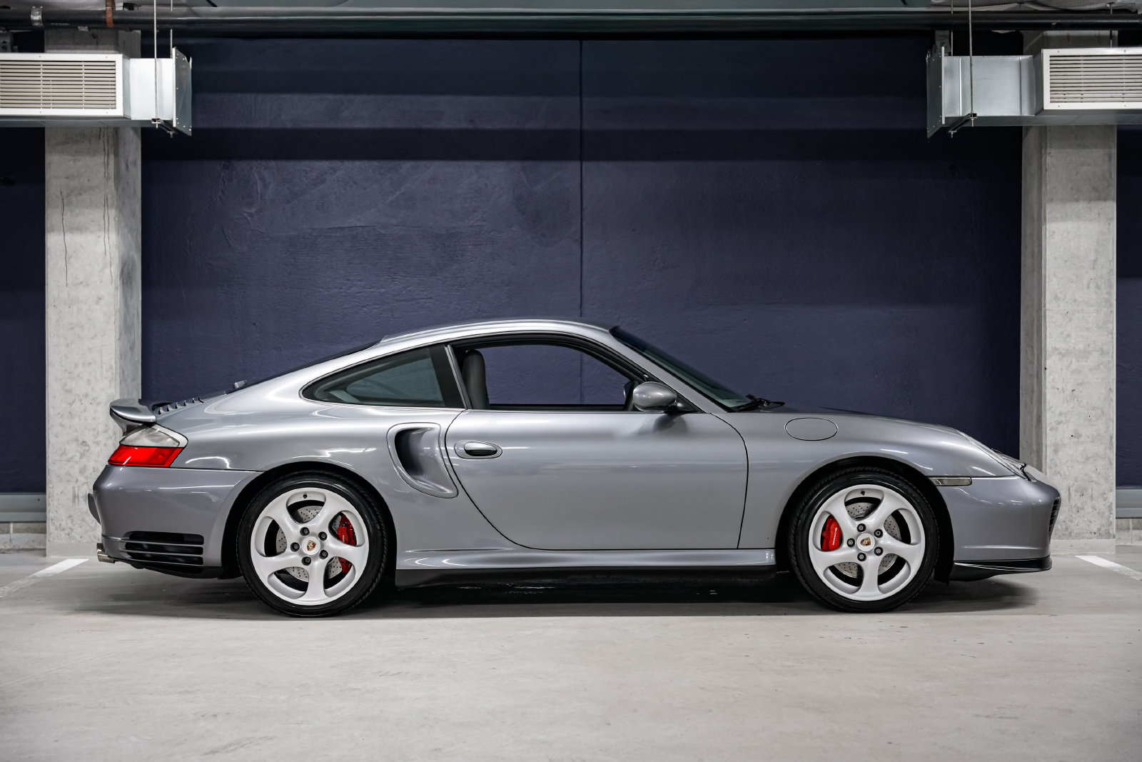 Used 2001 Porsche 911 Turbo AWD/4WD image 2