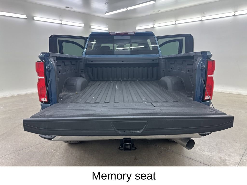 Used 2025 Chevrolet Silverado 2500 LTZ w/ LTZ Convenience Package image 27