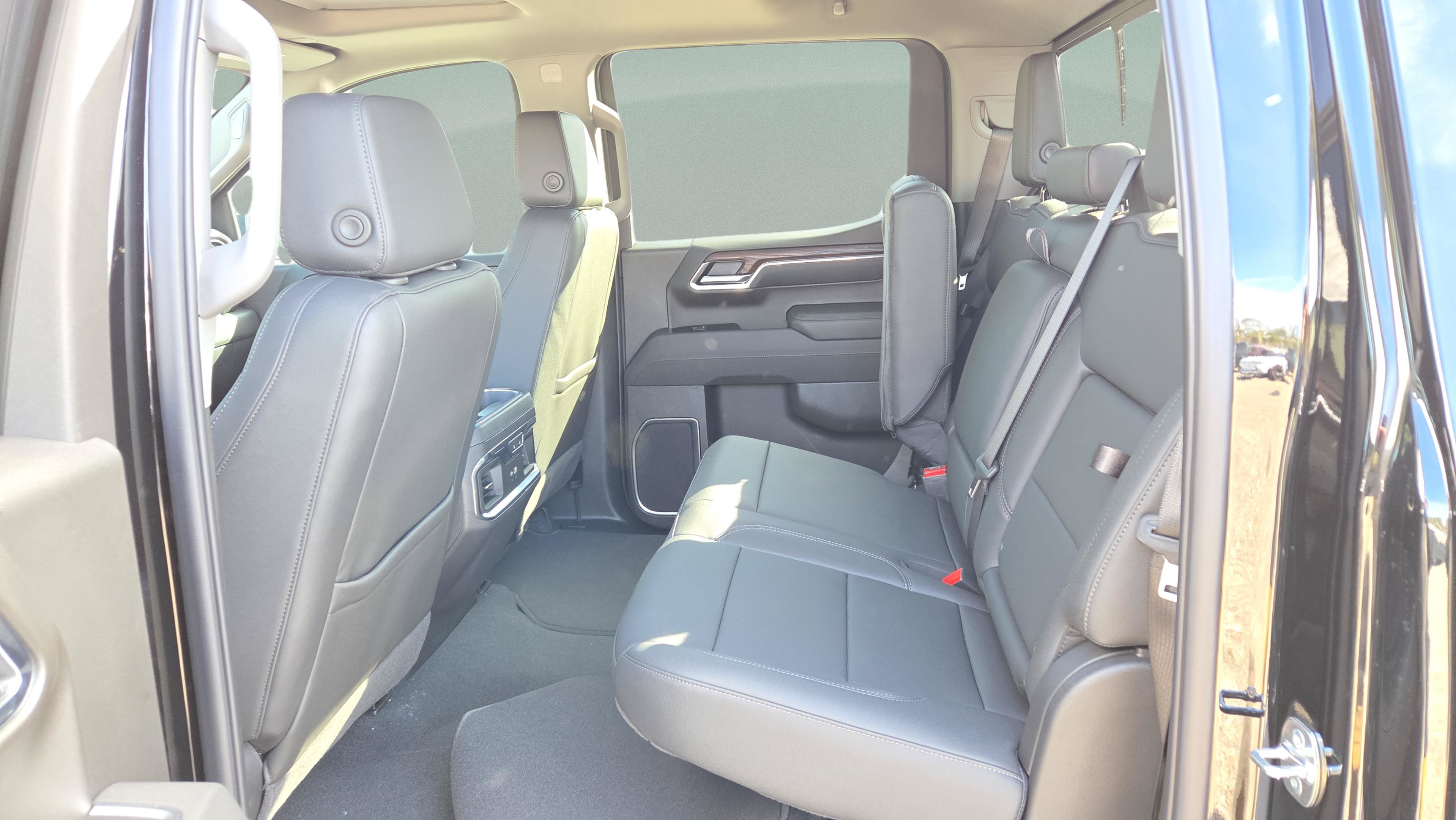 New 2026 GMC Sierra 1500 SLT w/ SLT Premium Plus Package RWD image 15